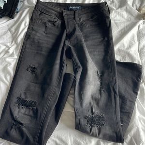 Aeropostale black ripped skinny jeans